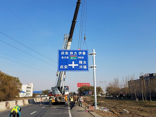 秦皇岛秦皇岛道路护栏网网片该如何进行正确的选购呢？